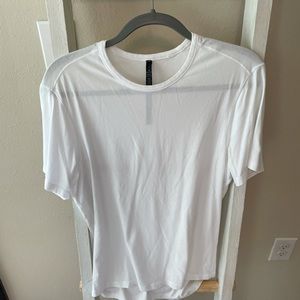 Lululemon T-shirt